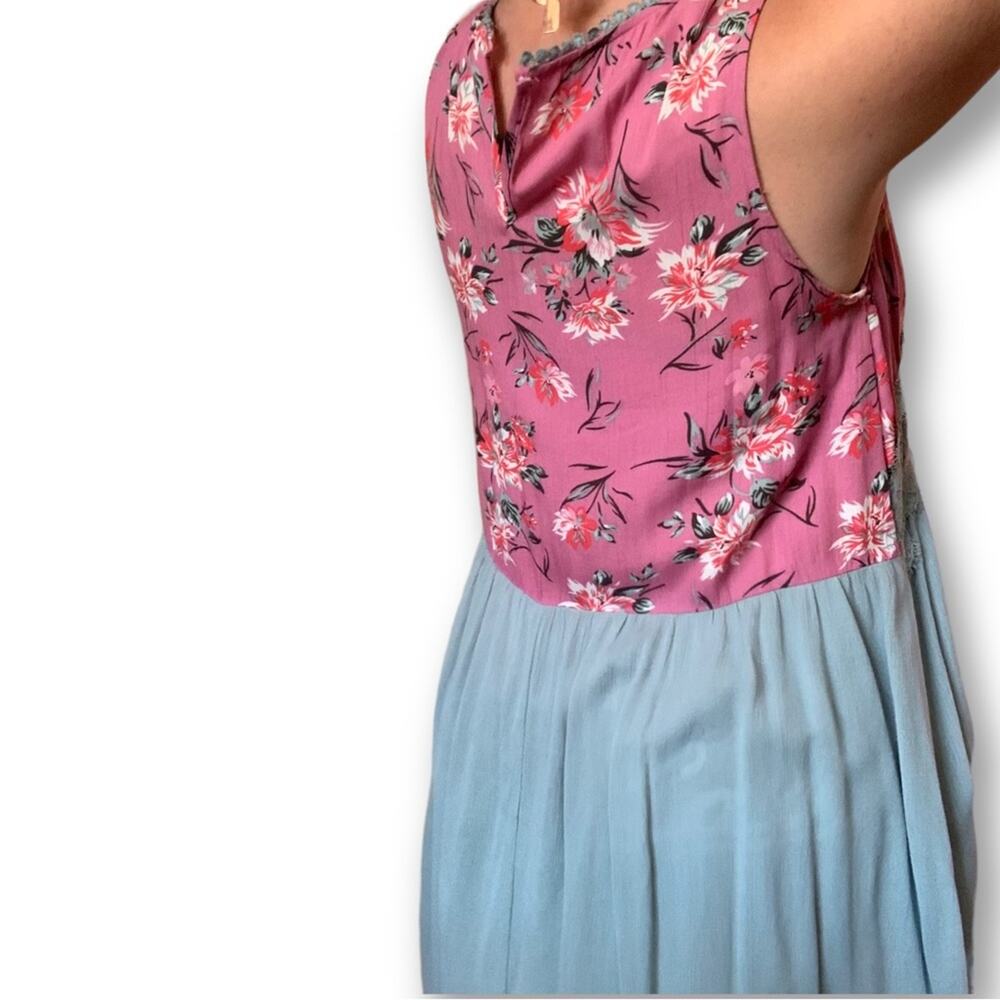 Umgee | Sleeveless Shift Keyhole Dress | Floral Print & Lace Bodice | Sage-Mint - Picture 10 of 15